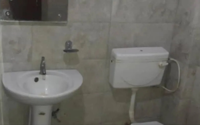 Goroomgo swastik Guest House Varanasi