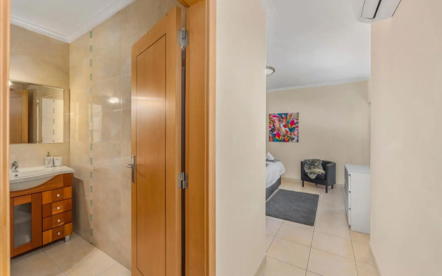 Central Penthouse Apartment w Seaview