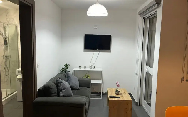 Elise Apartments