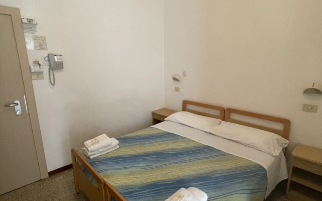 Hotel Moroni