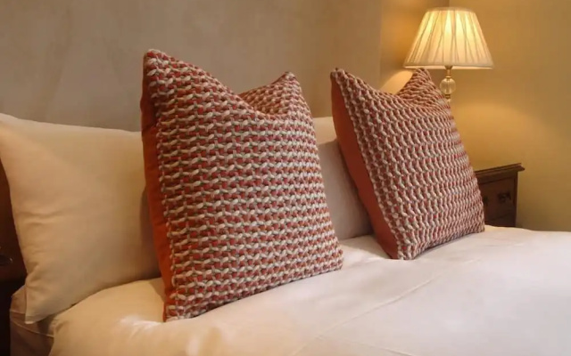 Pinfield Hotel Slough