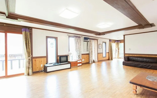 Hoengseong Ceongtaesan Healing Pension