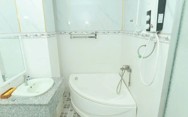 Thanh Nhan 1 Hotel Ca Mau - by BAYLUXURY