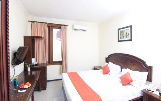 Tuwuh Hotel at Kayutangan