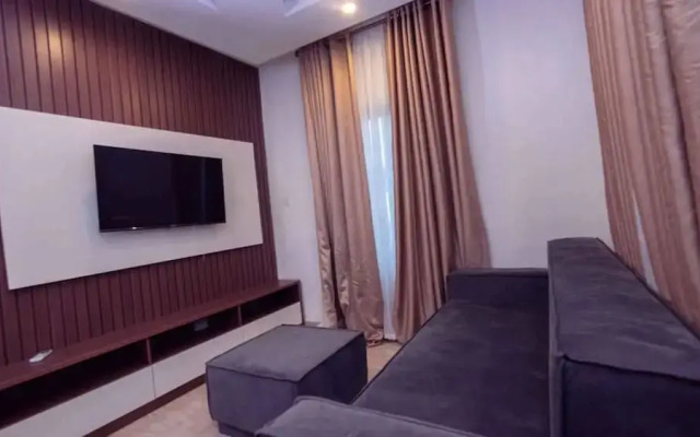 Ibizza Pit Hotel and Suites