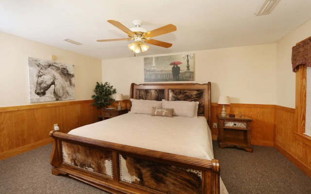 Wildwood Falls 4 3 Br cabin by RedAwning