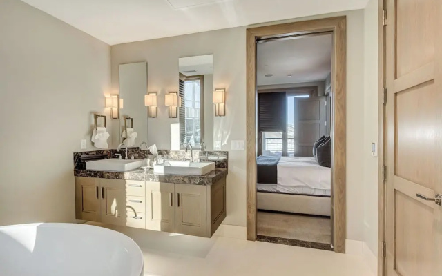 Two Bedroom Penthouse 2 Apartment Hotel by RedAwning