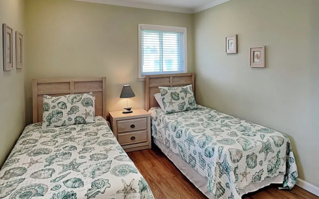 Sea Urchin 39 by Distinctive Beach Rentals