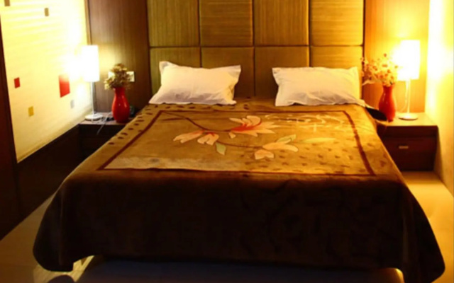 OYO 8084 Hotel Kingston