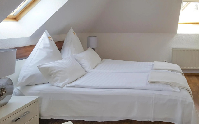 Large, Comfortable Holiday Villa, Private Garden