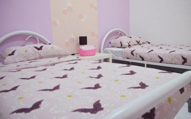 Manis-Manis Pink Lady Cottage