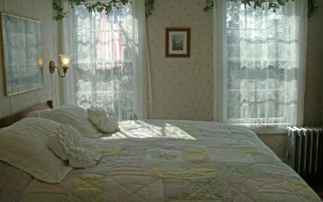 Nichols Guest House B & B