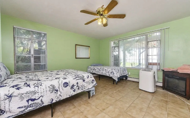 Charming Waterfront 3 Bedroom Cabin by RedAwning