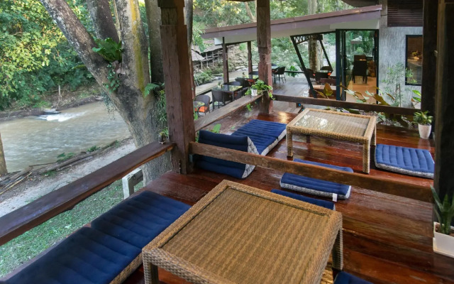 Tawan Riverside - Elephant Resort