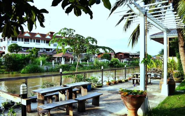 Water Front - Hostel