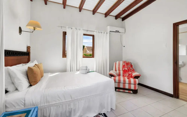 Spacious 4BR Villa Private Pool Cozy Location