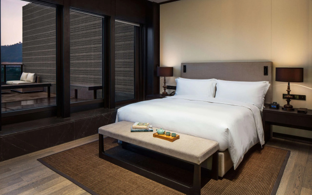 Hilton Ningbo Dongqian Lake