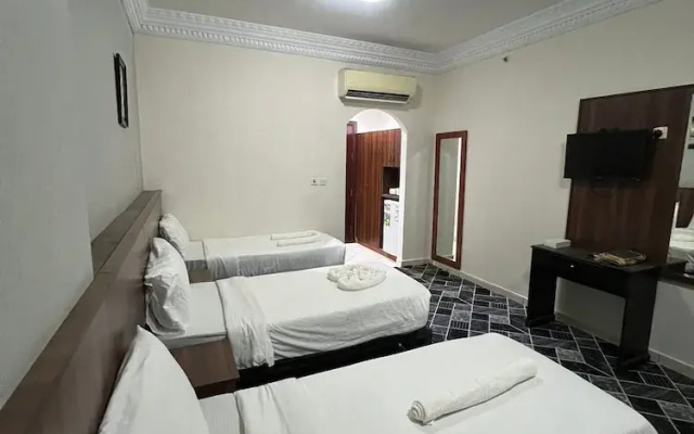 Manarat Al Aziza-3