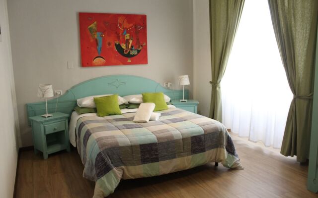 Отель Cicerone Guest House вид на фасад