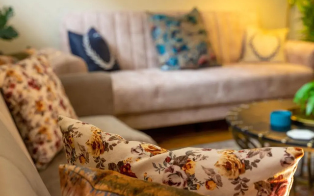 Luxury City Centre Getaway - Prime Location Sleeps 7!