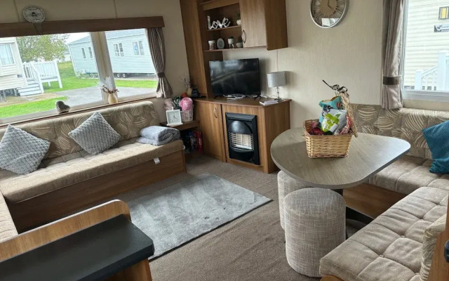 Tattershall Lakeside Lodge - Tranquil Retreat