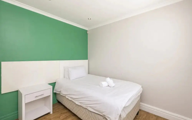 Contemporary 4 Bedroom Home