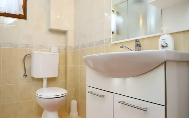 Apartments Boro - Two Bedroom Apartment With Sea View