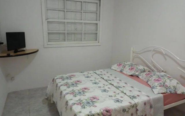 Apartamento com churrasqueira, ótima localização.