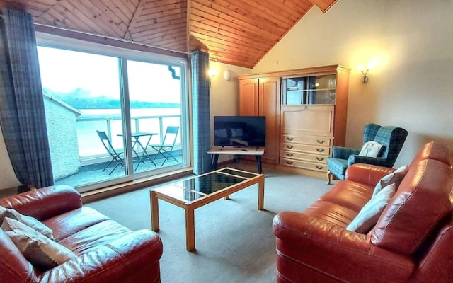 Loch Rannoch Highland Club Lochside Lodge 03