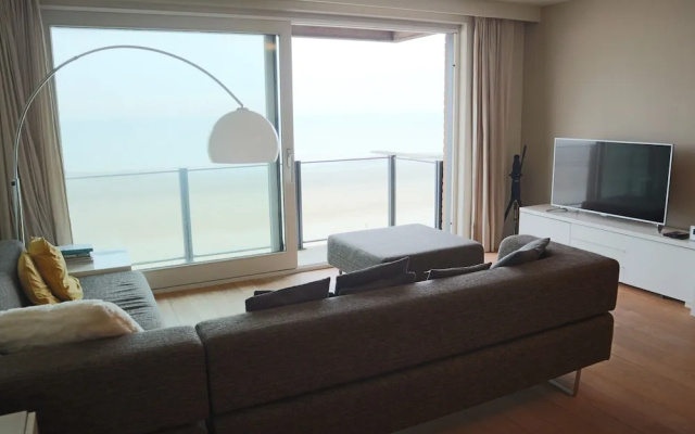 Apartment in Nieuwpoort by the Sea Wall