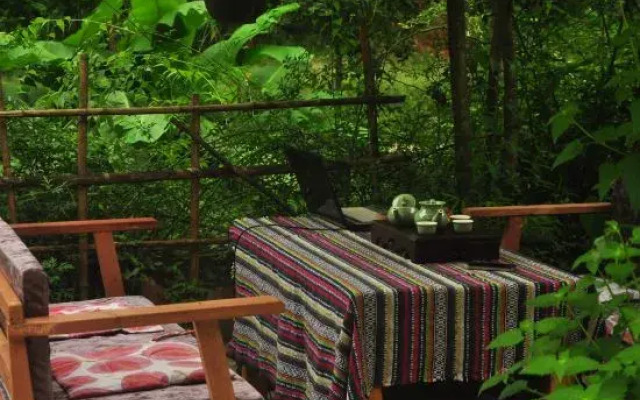 Ya'an River Lake April Inn