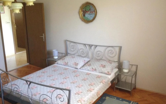 Stunning Home in Kastel Gomilica With Wifi and 3 Bedrooms