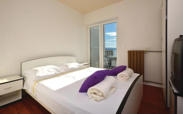 Stunning Home in Podstrana With Jacuzzi, Wifi and 7 Bedrooms