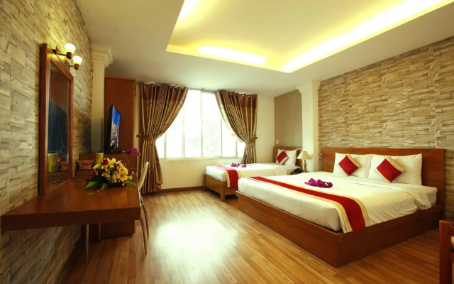 Lucky Star Hotel