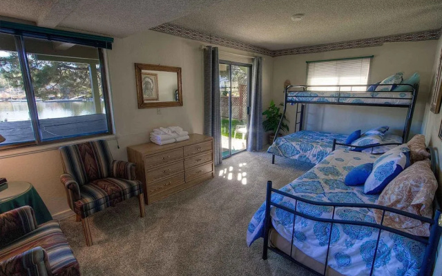 Evergreen Escape by Lake Tahoe Accommodations