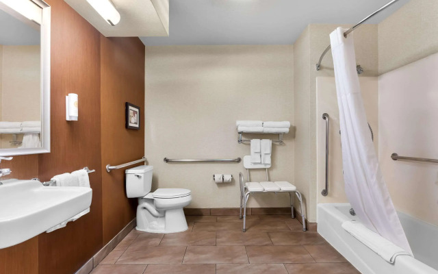 Comfort Suites Clovis - Fresno