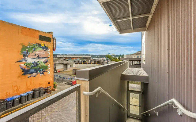 Roxy Condo 203 in Bremerton
