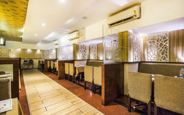 FabHotel Alreef Residency Vadaplani