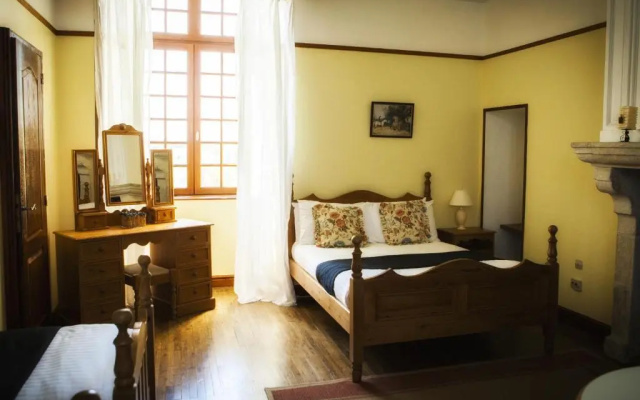Manoir Courtyard cottage rental Vendee