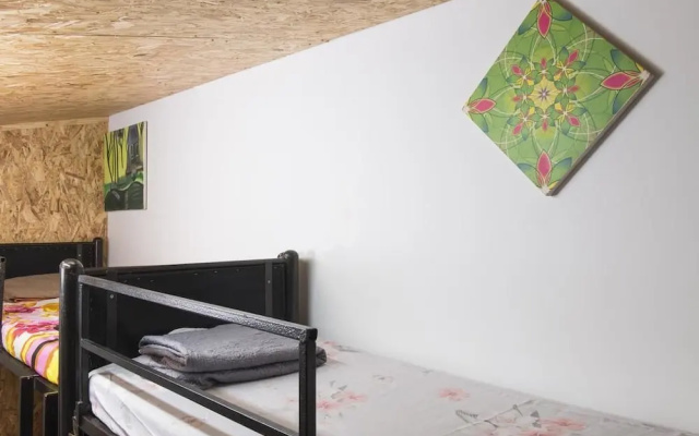 Sapir Hostel - Adults Only