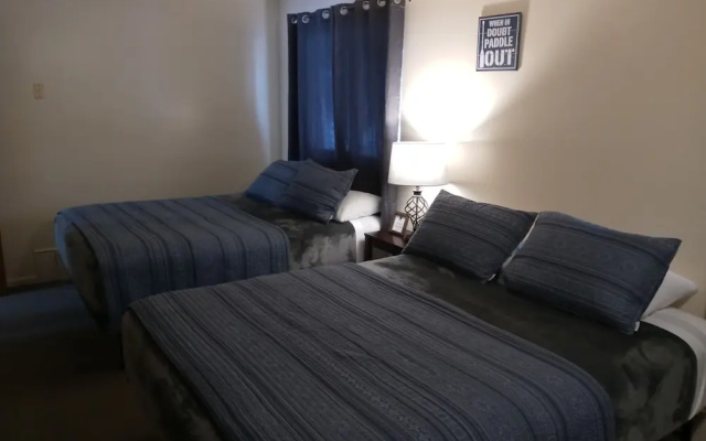 Voyageur Motel