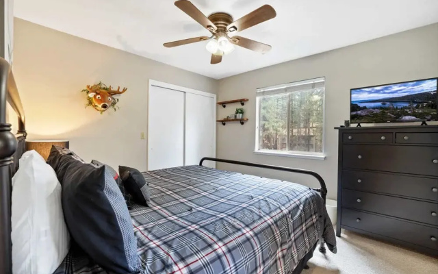 Family Fun Getaway - 3 Story Condo