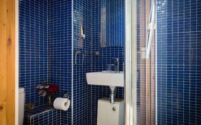 2-bed 2-bath in the Heart of London