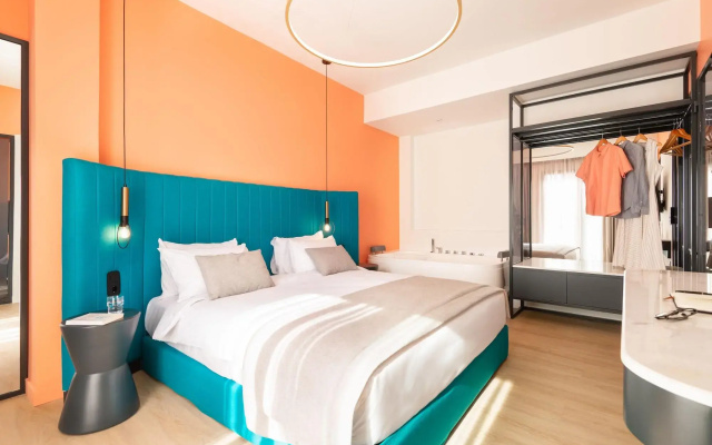 COLORS Hotel Athens