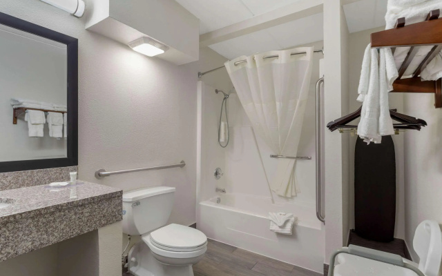 Clarion Pointe Kimball