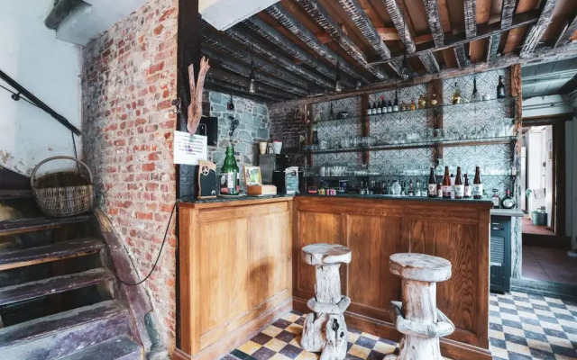 Spacious Apartment in a 16th-century Castle