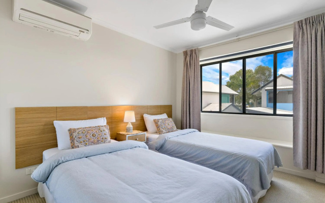 Modern & Stylish 2 Bedroom Townhouse