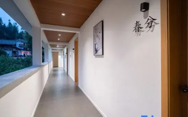 xiong mao ai shui jiao qin zi min su