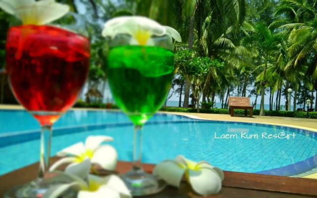 Laem Kum Beach Resort & Seafood
