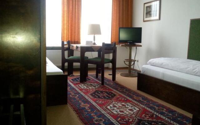 Hotel Corona комната для гостей